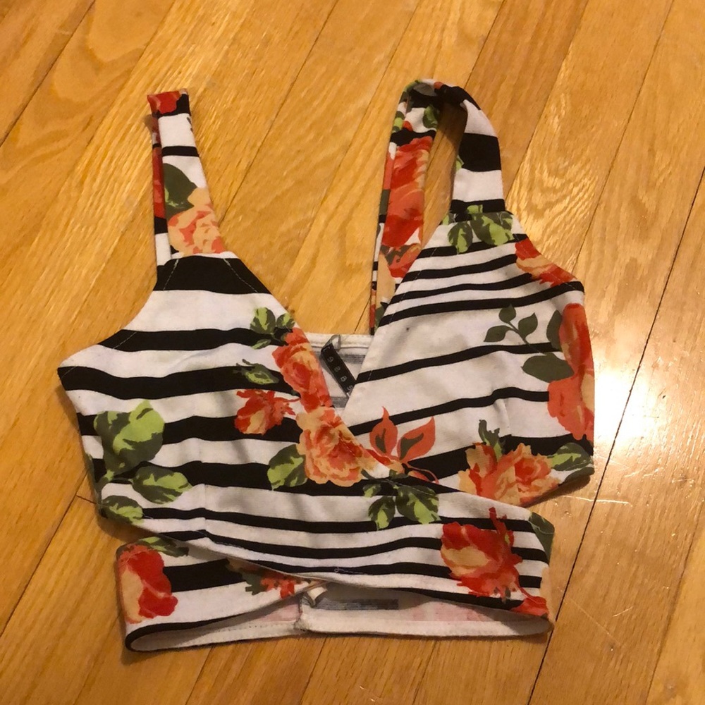 Easel floral wrap tank top